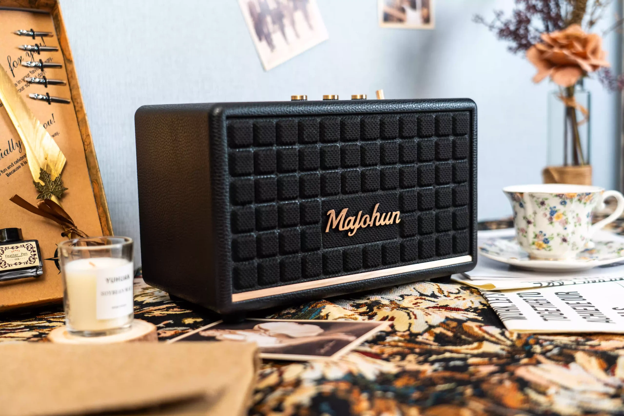 Majohun MJH-D001 wireless speaker with wood grain finish